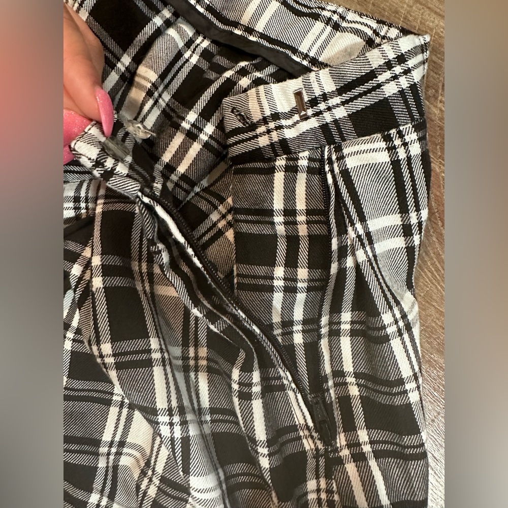 Hot Topic Black/White Plaid Schoolgirl Skirt size XL - Picture 9 of 15